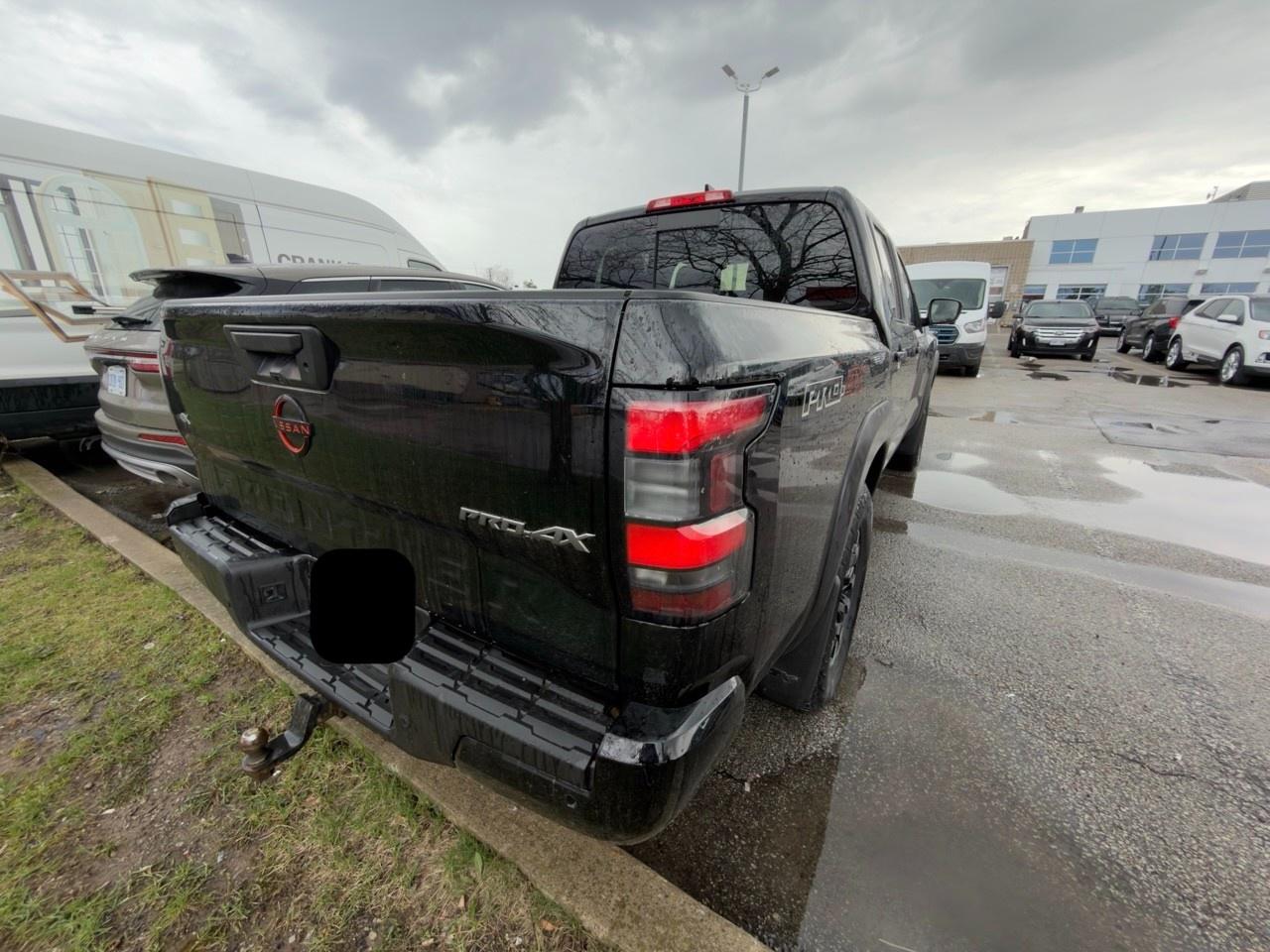 2023 Nissan Frontier PRO-4X 1 OWNER|NO ACCIDENTS|SUPER BLACK|CHARCOAL/LAVA RED CLOTH SEAT TRIM| Photo