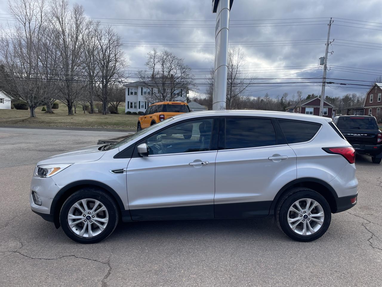 2019 Ford Escape SE Photo3