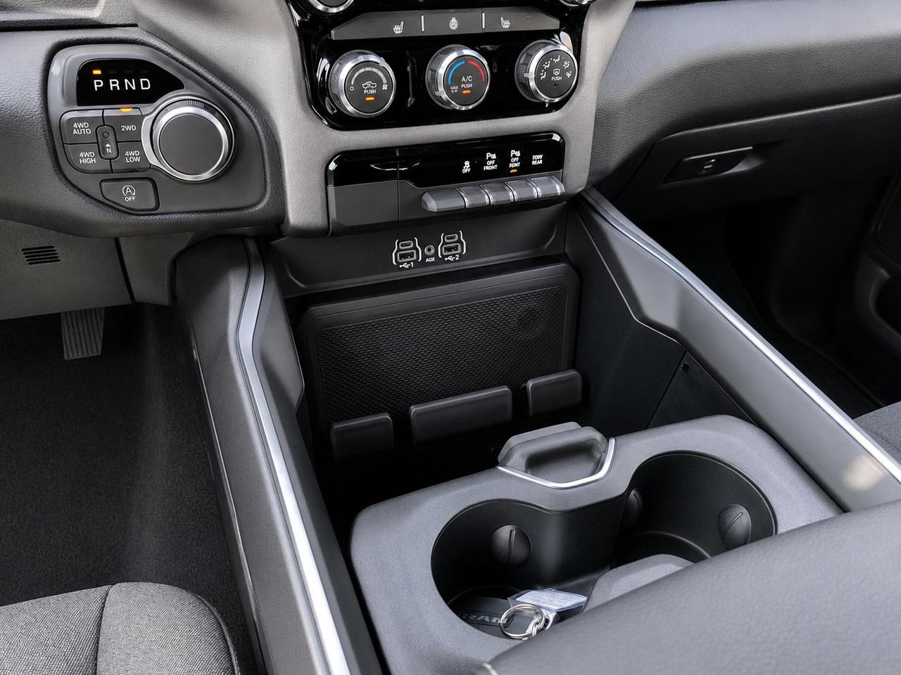 2026 RAM 1500 BIG HORN | Night Edition | HEMI | Level 1 | 3.92 Photo