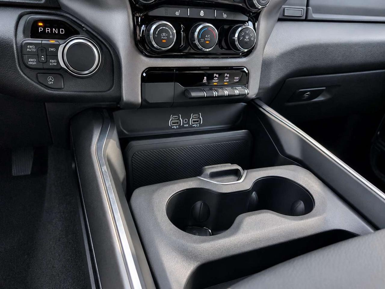 2026 RAM 1500 BIG HORN | Night Edition | HEMI | Level 1 | 3.92 Photo