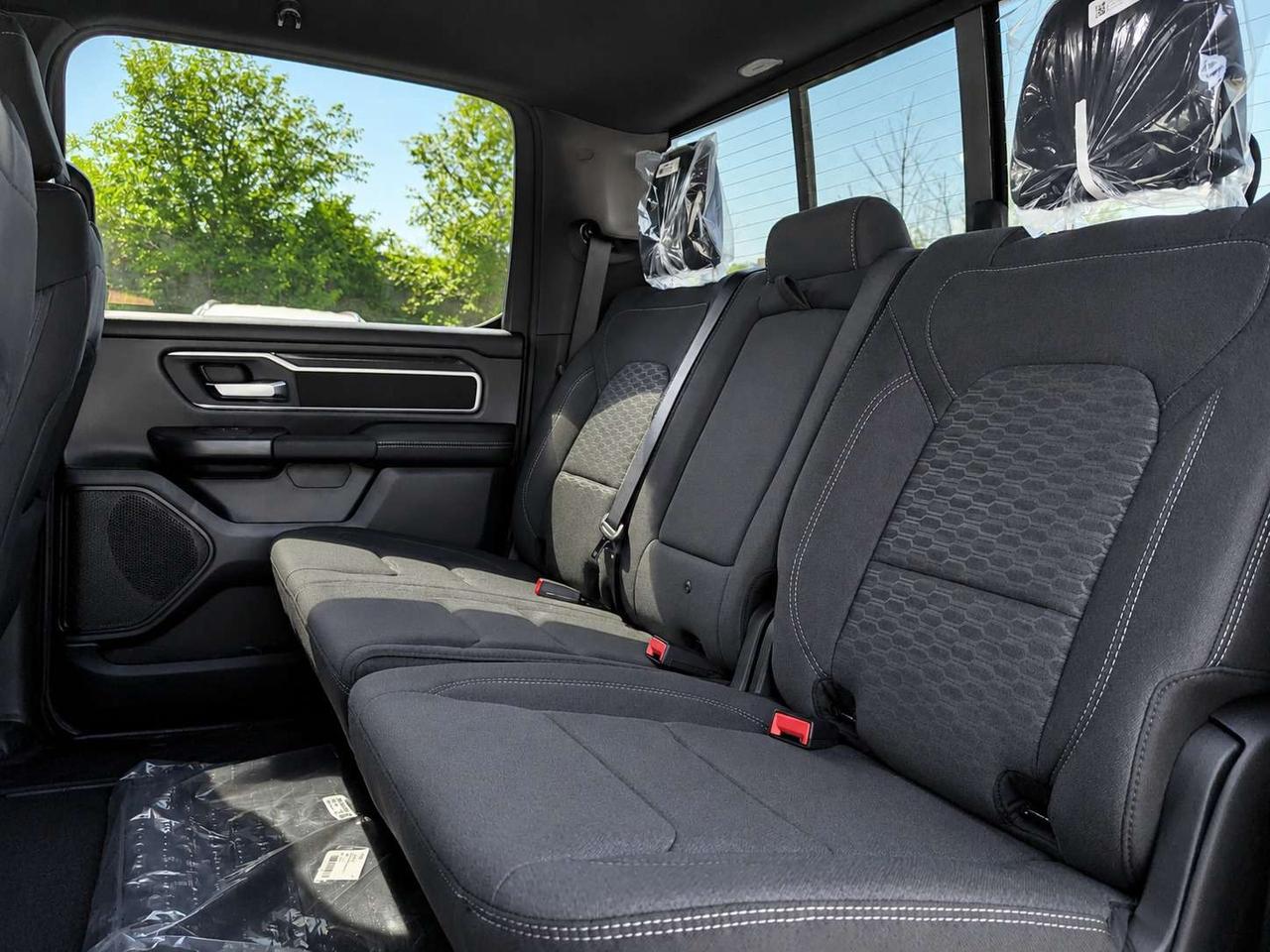 2026 RAM 1500 BIG HORN | Night Edition | HEMI | Level 1 | 3.92 Photo