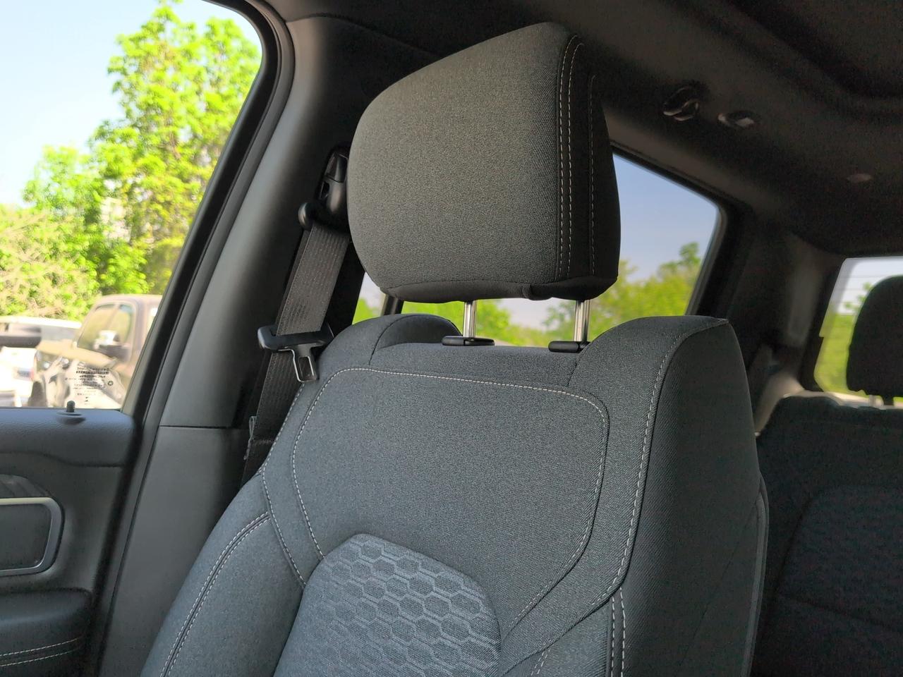 2026 RAM 1500 BIG HORN | Pano Roof | HEMI | Lvl2 | Night Pkg Photo