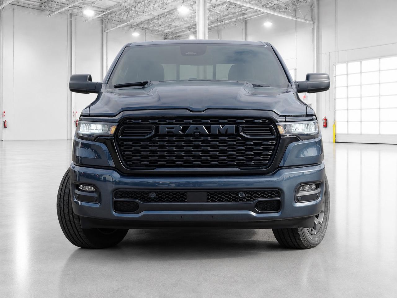 2026 RAM 1500 EXPRESS | Blackout | 8.4" TOUCHSCREEN | 4X4 Photo