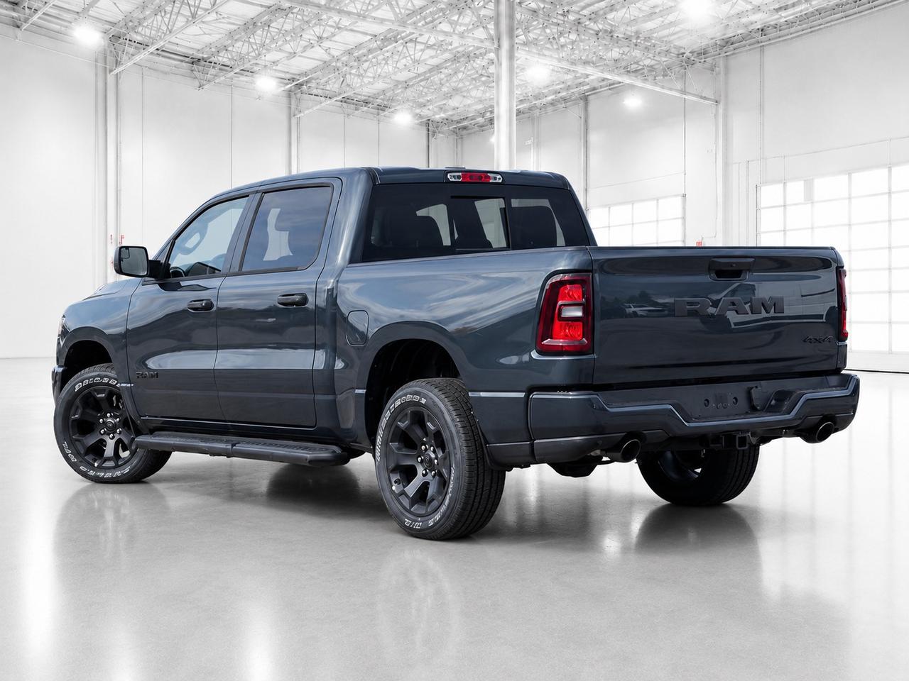 2026 RAM 1500 EXPRESS | Blackout | 8.4" TOUCHSCREEN | 4X4 Photo3