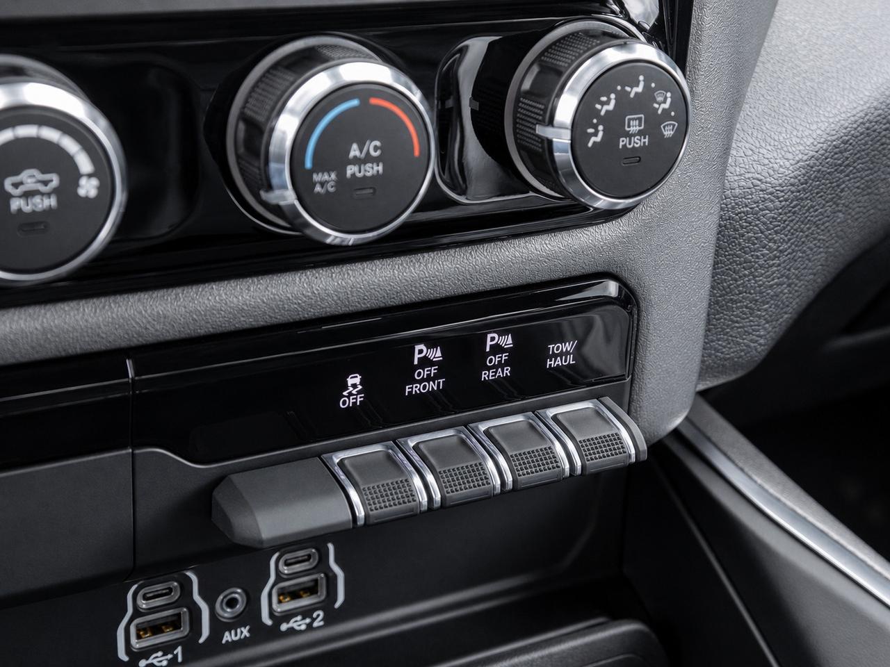 2026 RAM 1500 EXPRESS | Blackout | 8.4" TOUCHSCREEN | 4X4 Photo