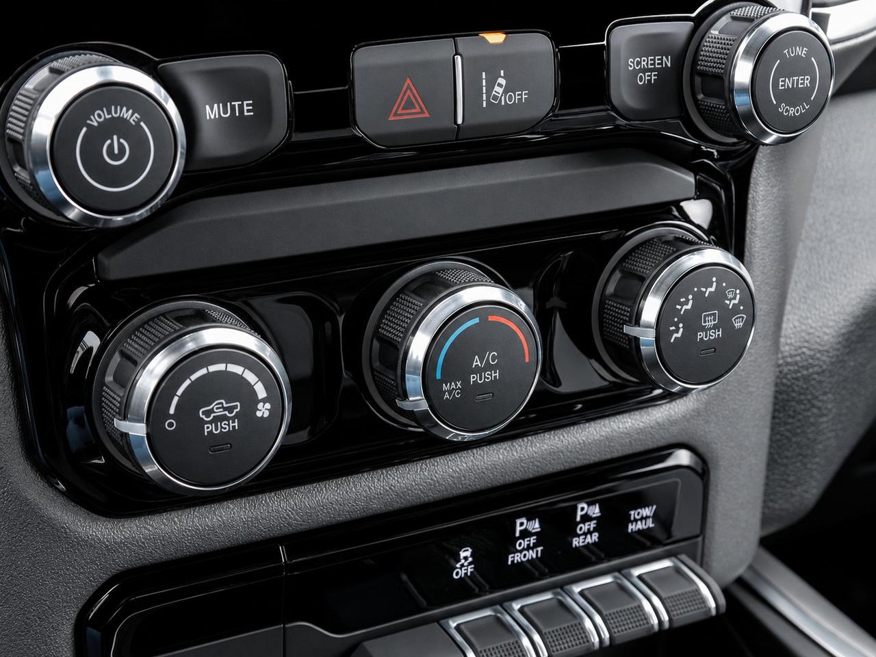 2026 RAM 1500 EXPRESS | Blackout | 8.4" TOUCHSCREEN | 4X4 Photo