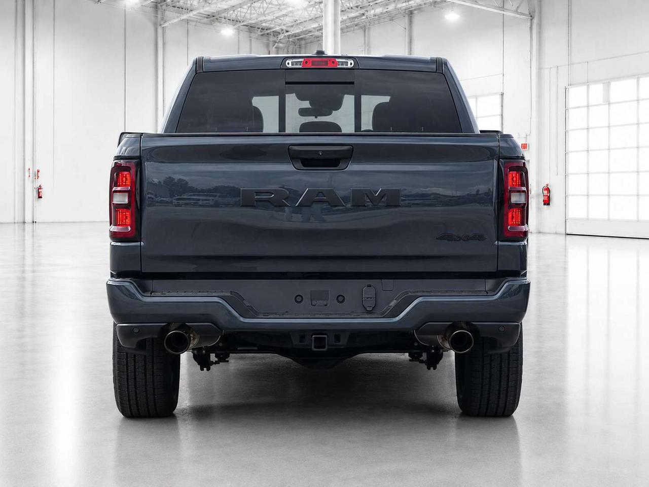2026 RAM 1500 EXPRESS | Blackout | 8.4" TOUCHSCREEN | 4X4 Photo