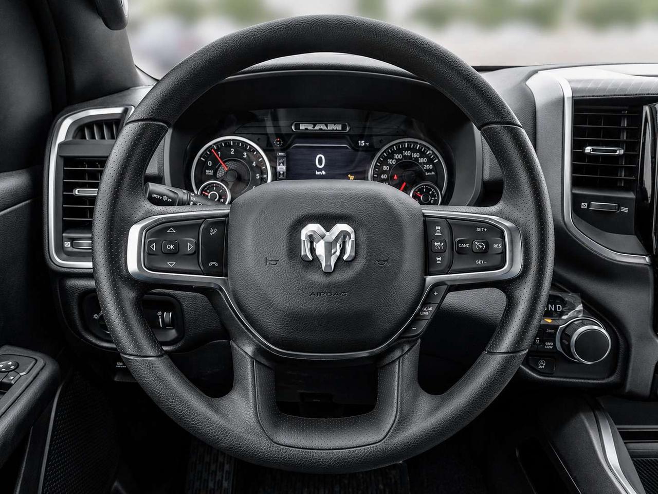 2026 RAM 1500 EXPRESS | Blackout | 8.4" TOUCHSCREEN | 4X4 Photo