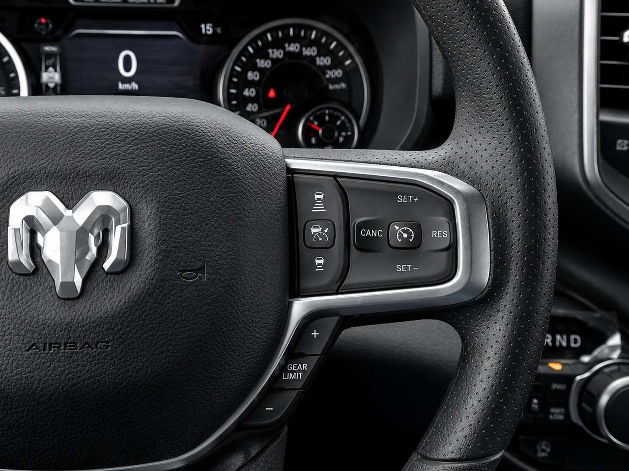 2026 RAM 1500 EXPRESS | Blackout | 8.4" TOUCHSCREEN | 4X4 Photo