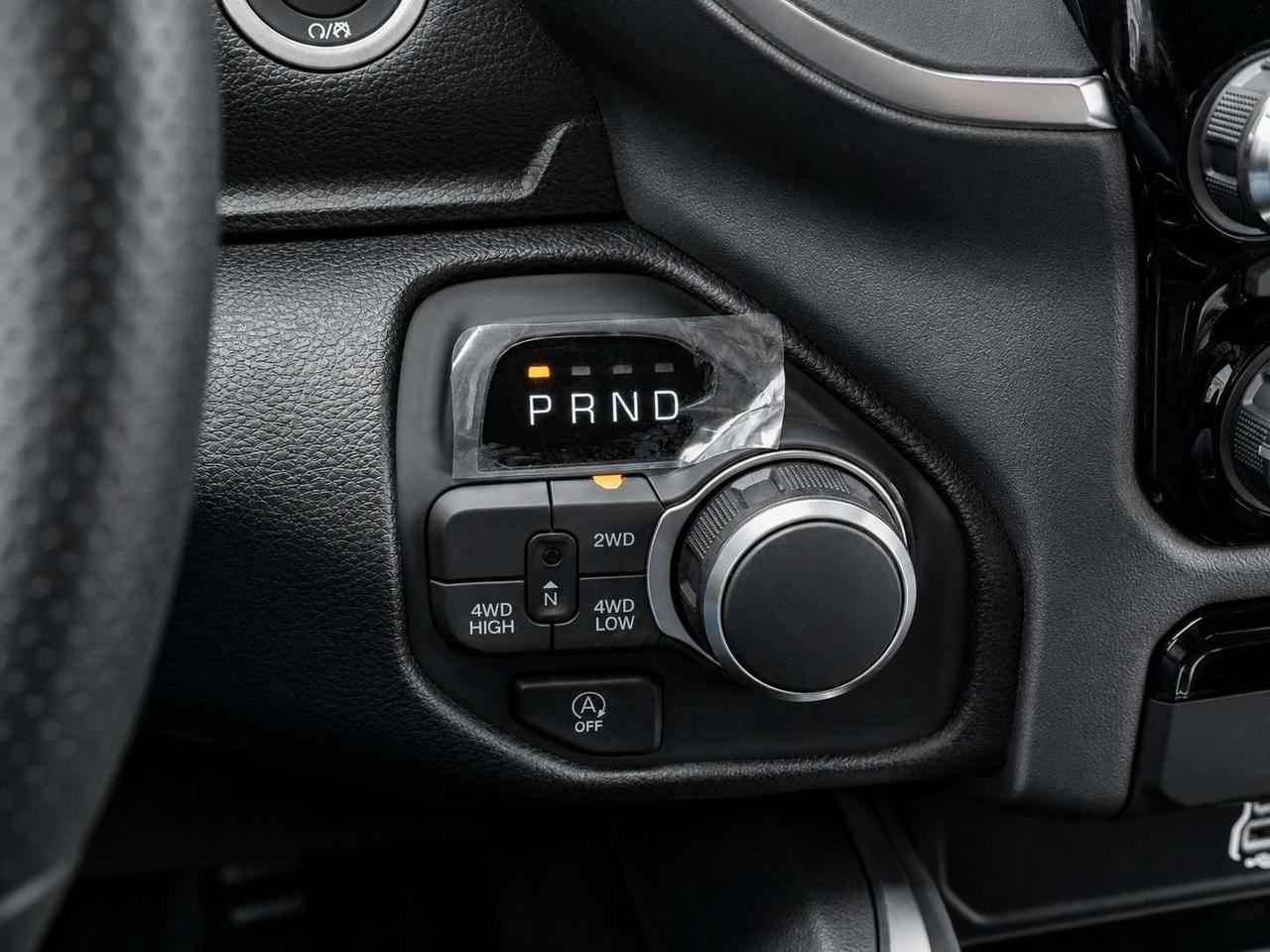 2026 RAM 1500 EXPRESS | Blackout | 8.4" TOUCHSCREEN | 4X4 Photo