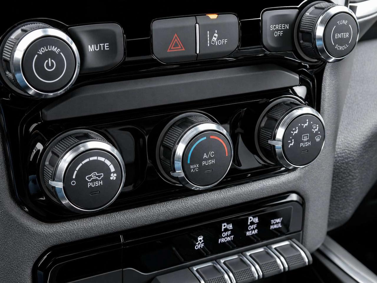 2026 RAM 1500 EXPRESS | Blackout | 8.4" TOUCHSCREEN | 4X4 Photo