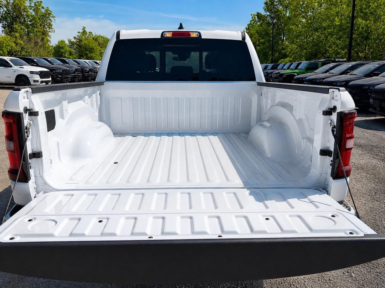 2026 RAM 1500 BIG HORN | Level 1 | Night Edition | HEMI | 3.92 Photo