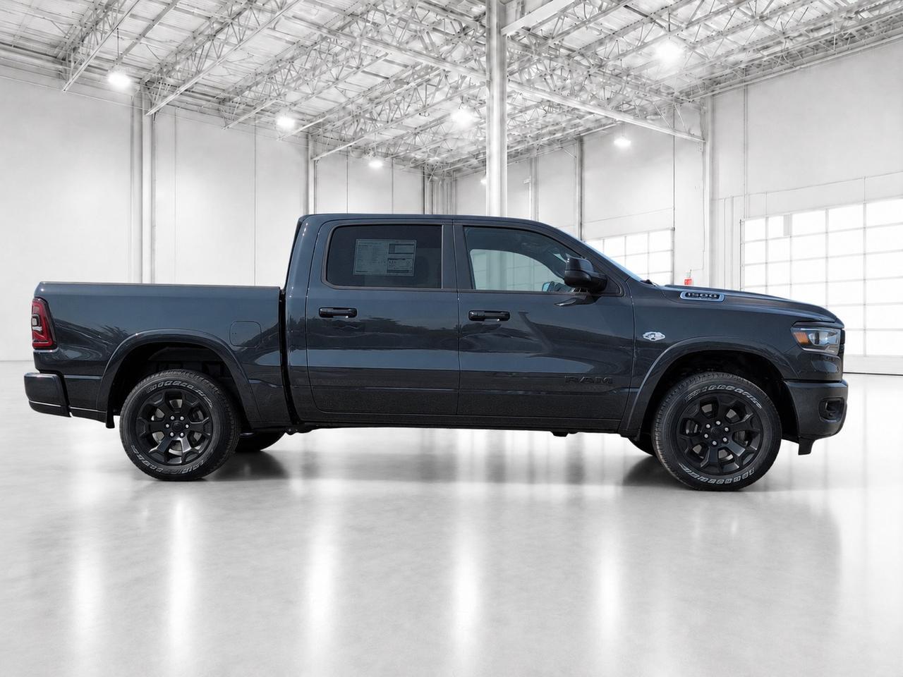 2026 RAM 1500 BIG HORN | Night Edition | HEMI | Level 1 | 3.92 Photo