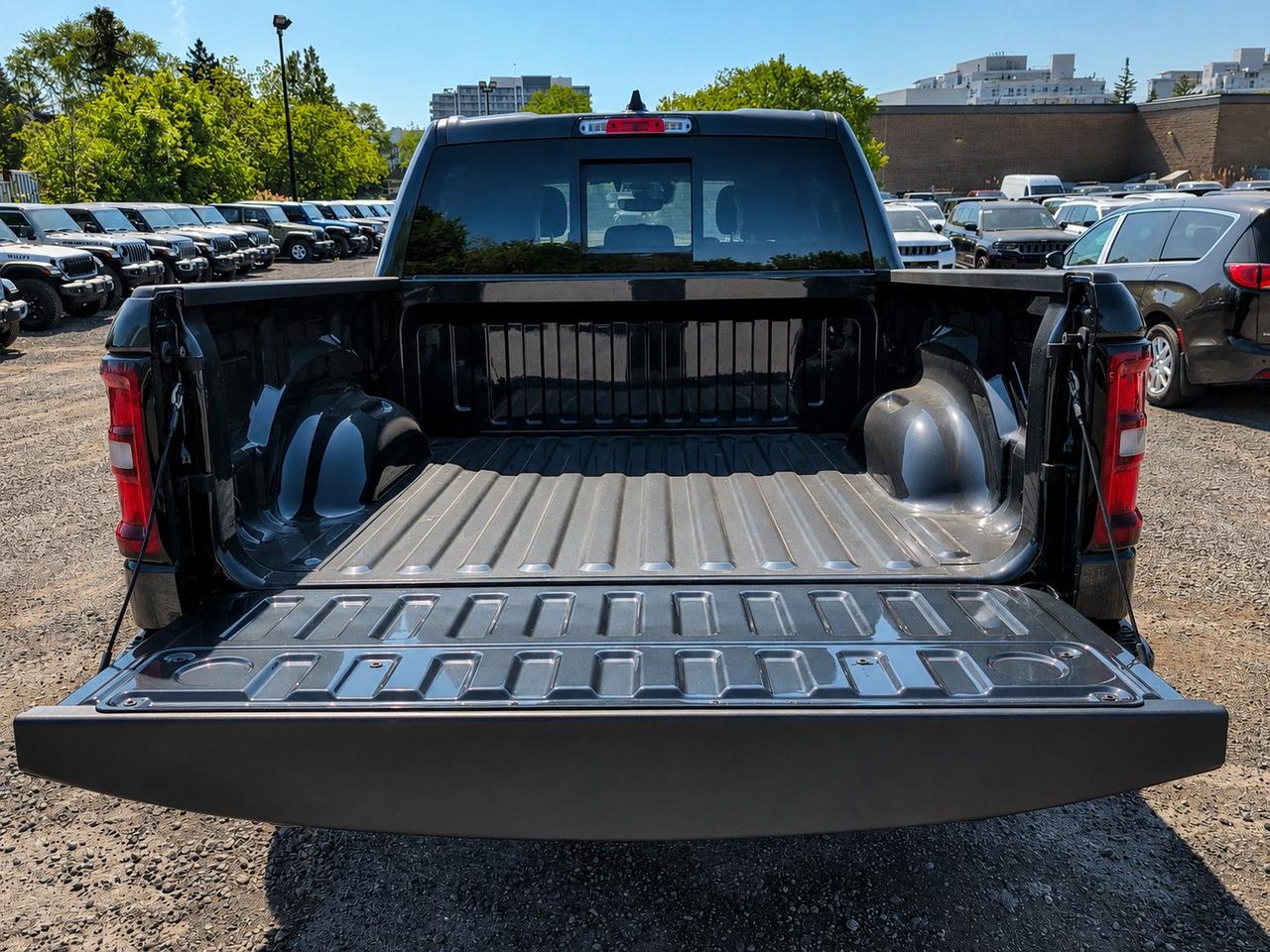 2026 RAM 1500 BIG HORN | Night Edition | HEMI | Level 1 | 3.92 Photo