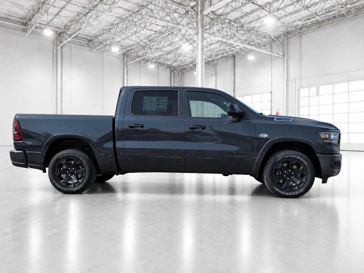 2026 RAM 1500 BIG HORN | Night Edition | HEMI | Level 1 | 3.92 Photo