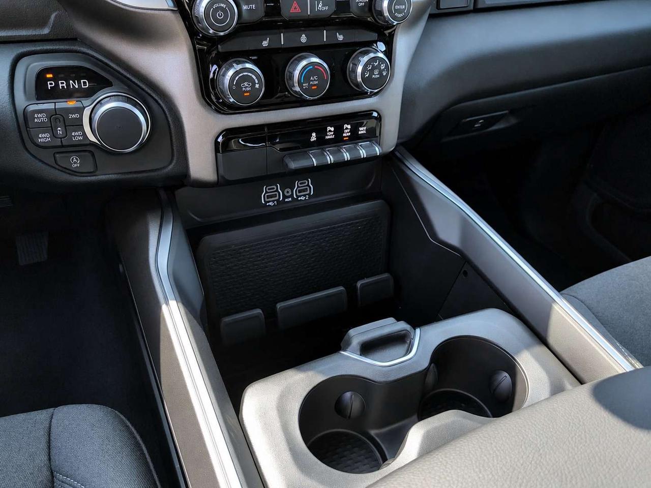2026 RAM 1500 BIG HORN | Night Edition | HEMI | Level 1 | 3.92 Photo