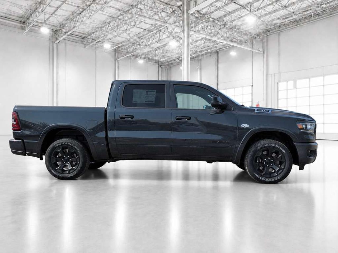2026 RAM 1500 BIG HORN | Level 2 | HEMI | Pano Roof | NIght Pkg Photo