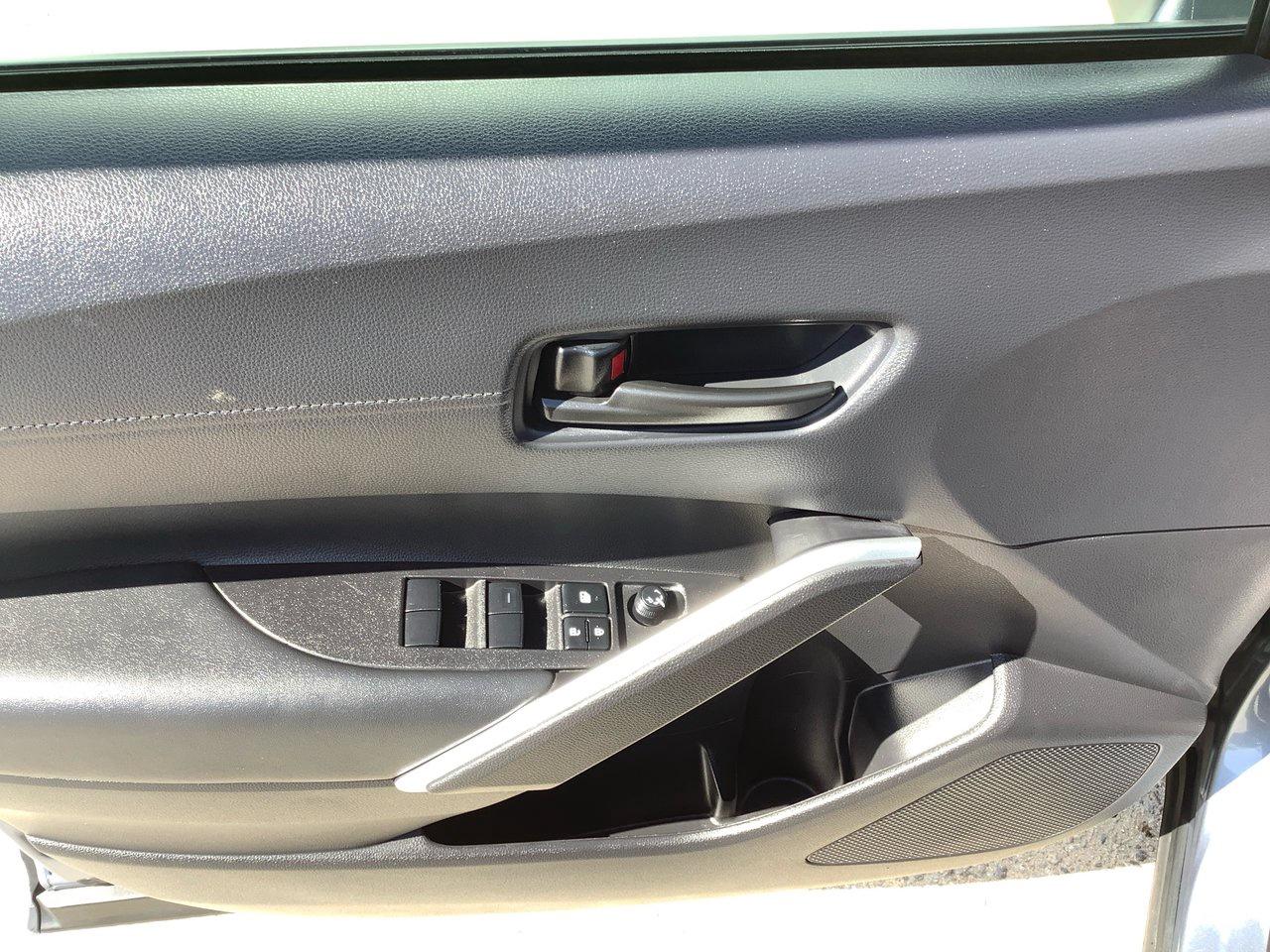 2026 Toyota Corolla Cross LE Photo3