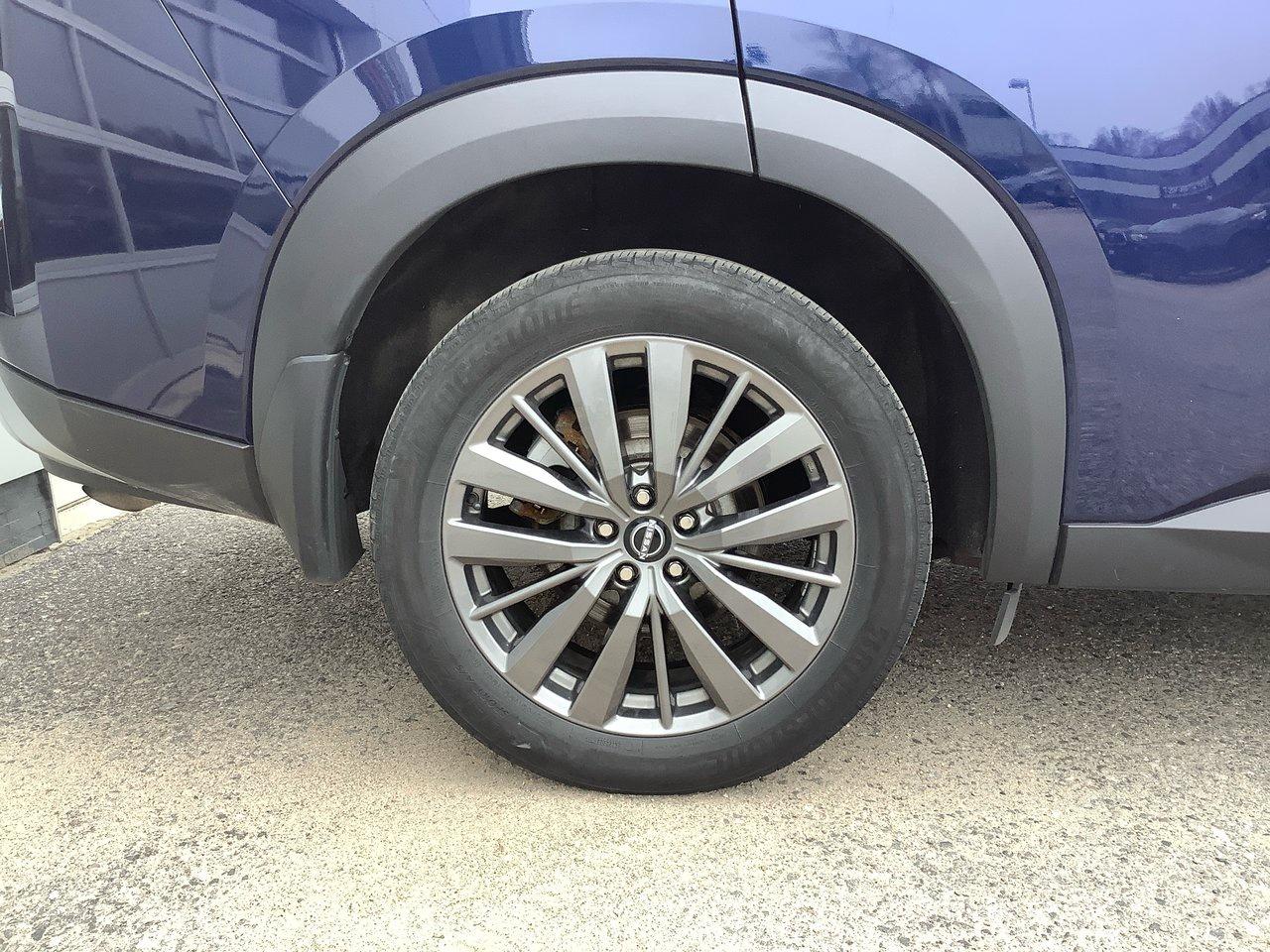 2022 Nissan Pathfinder SL Photo