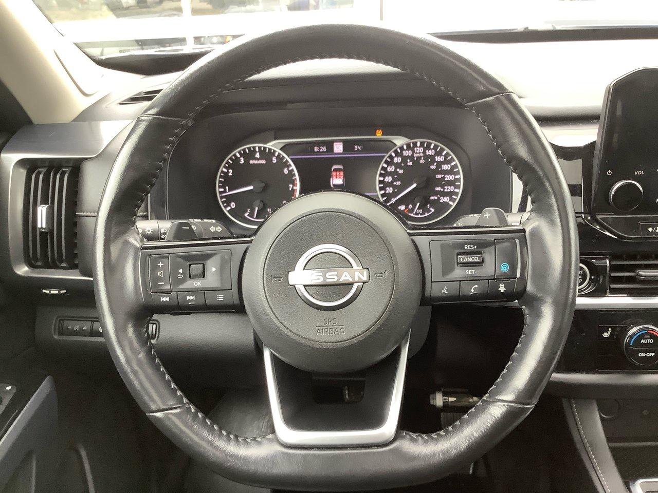 2022 Nissan Pathfinder SL Photo