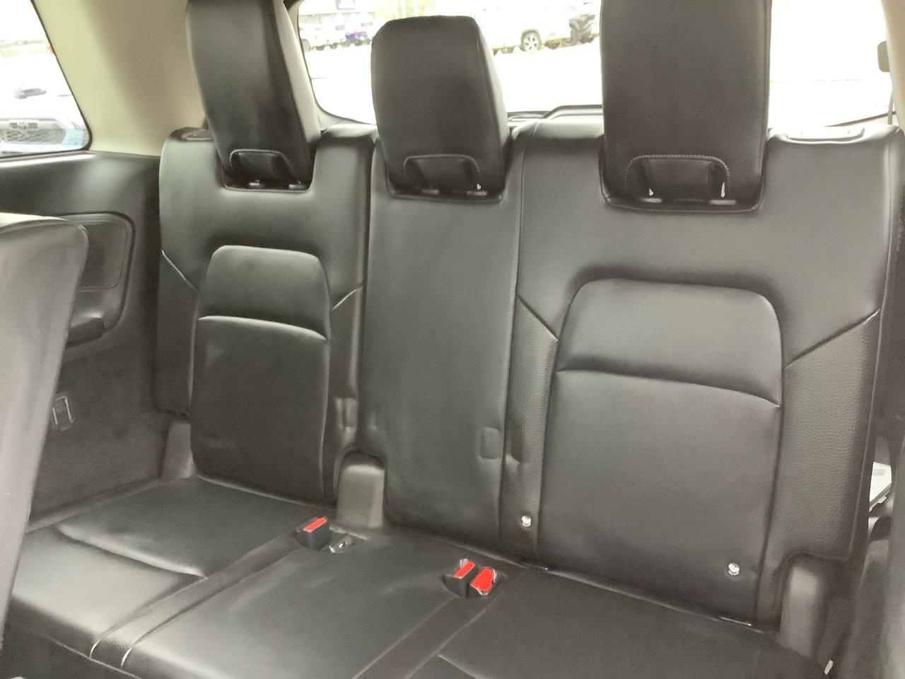 2022 Nissan Pathfinder SL Photo