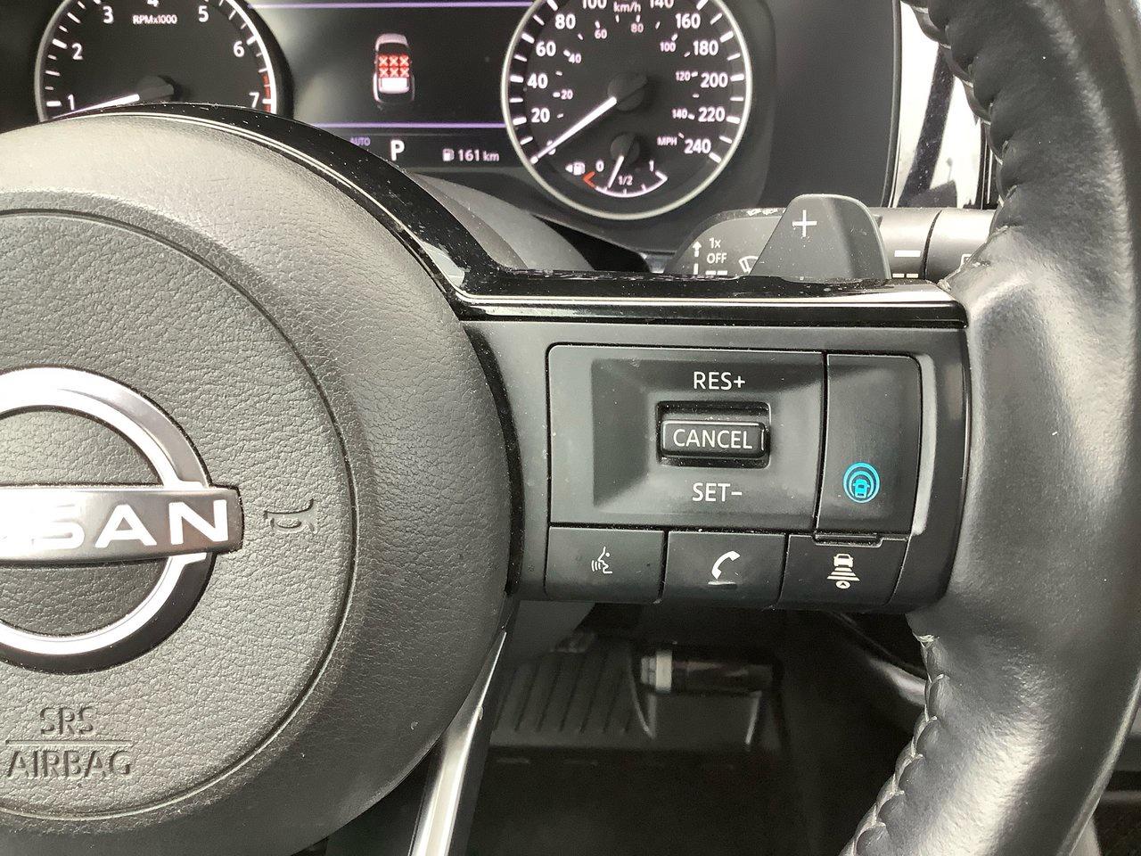 2022 Nissan Pathfinder SL Photo