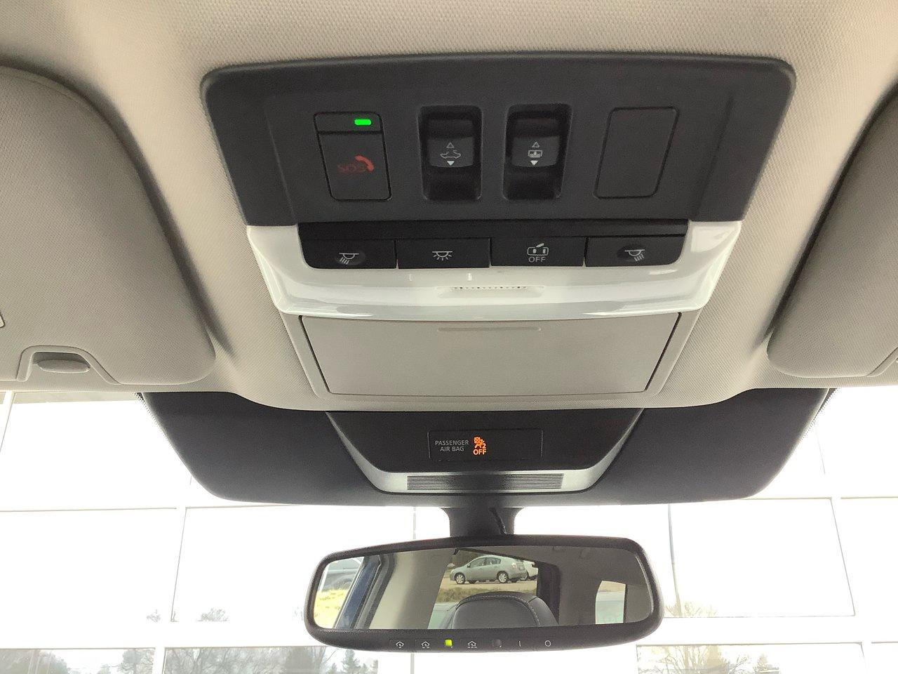 2022 Nissan Pathfinder SL Photo
