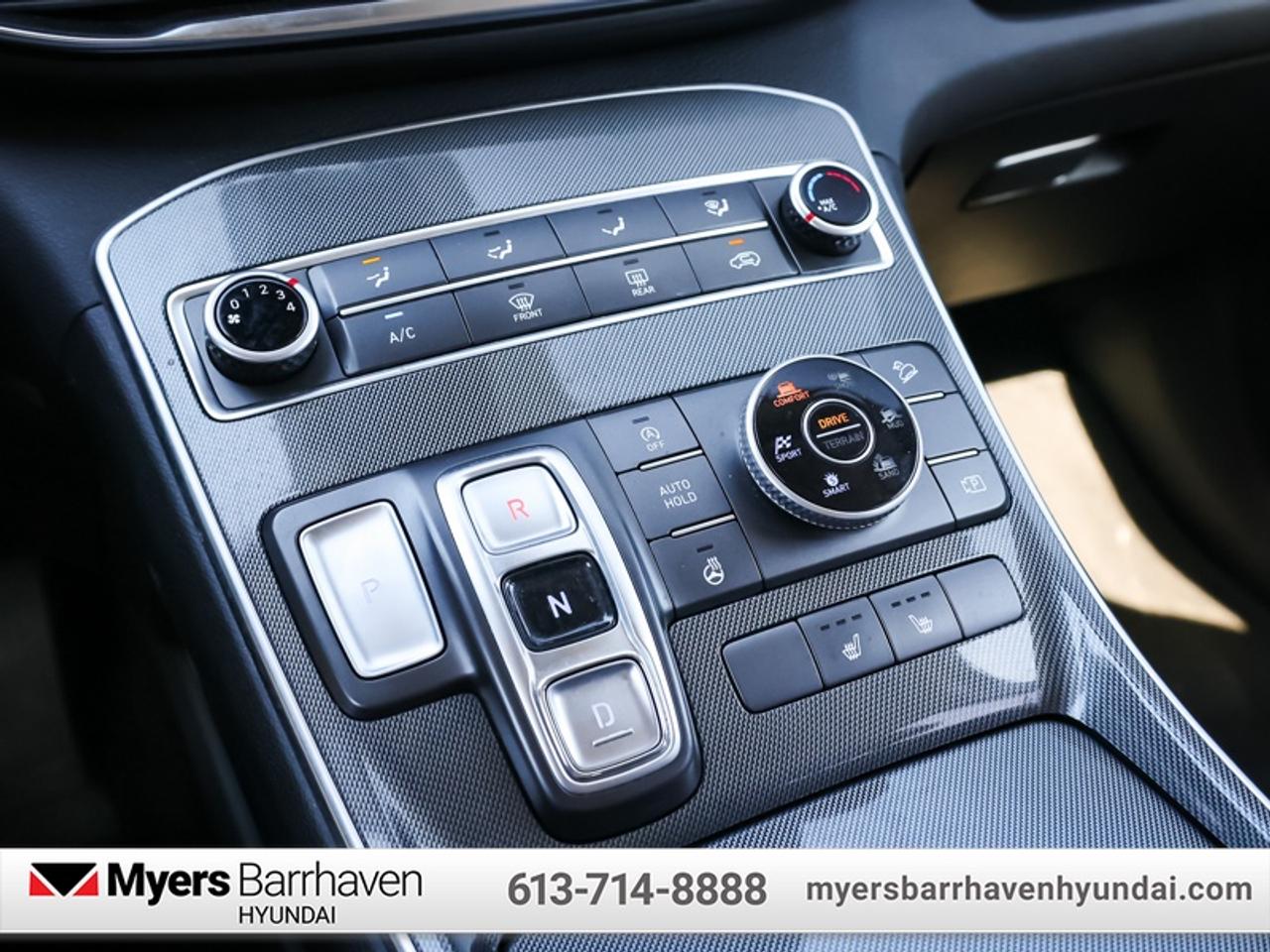 2021 Hyundai Santa Fe Essential AWD Photo
