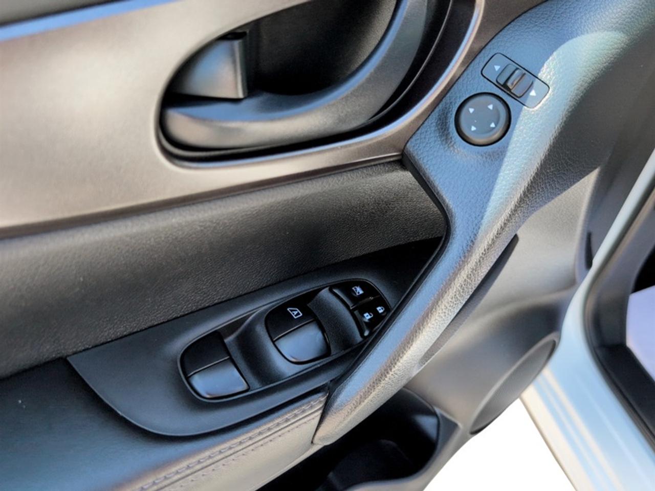2023 Nissan Qashqai S  **CLEAN CARFAX** Photo
