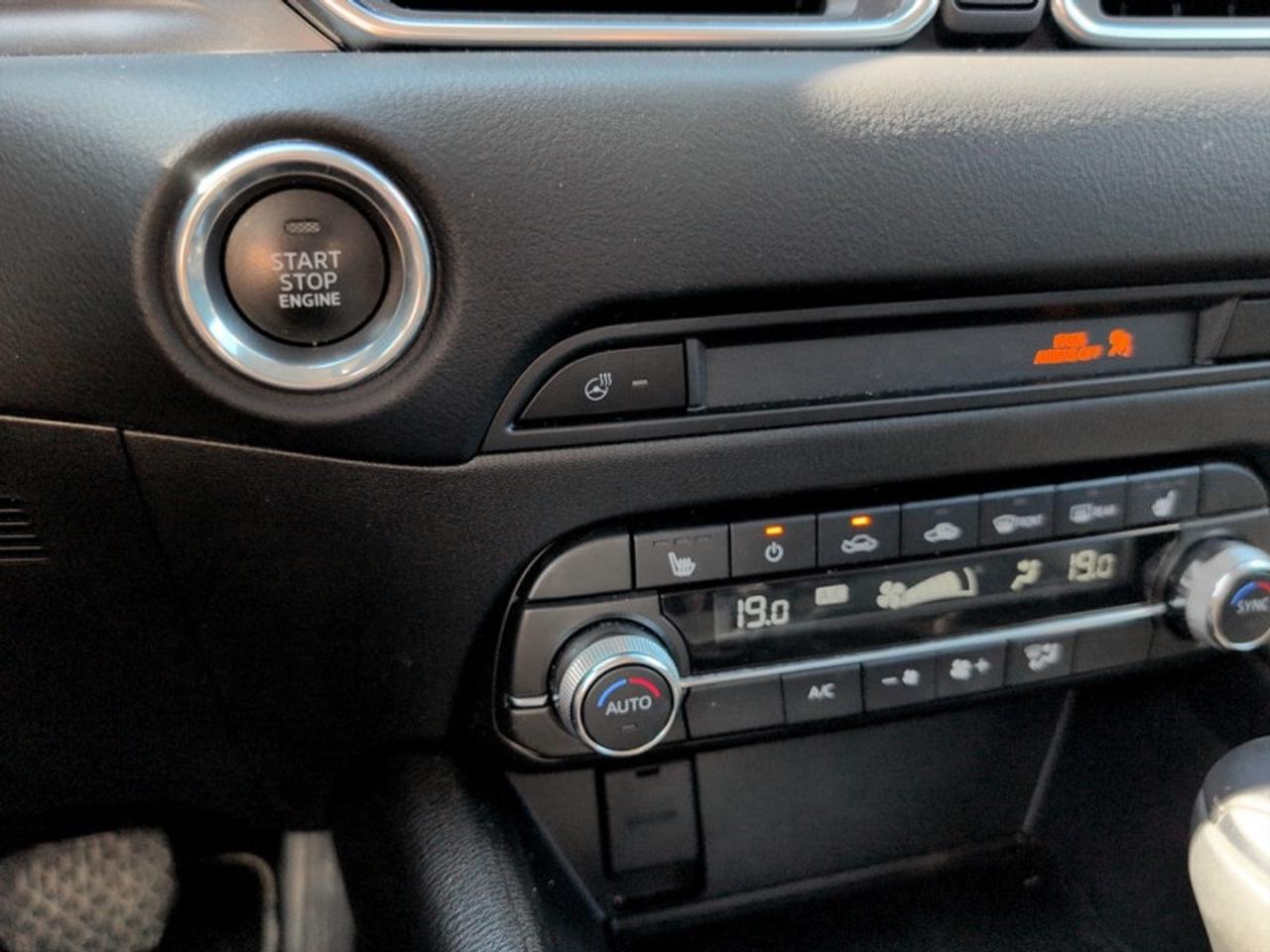 2025 Mazda CX-5 GS  **CLEAN CARFAX** Photo
