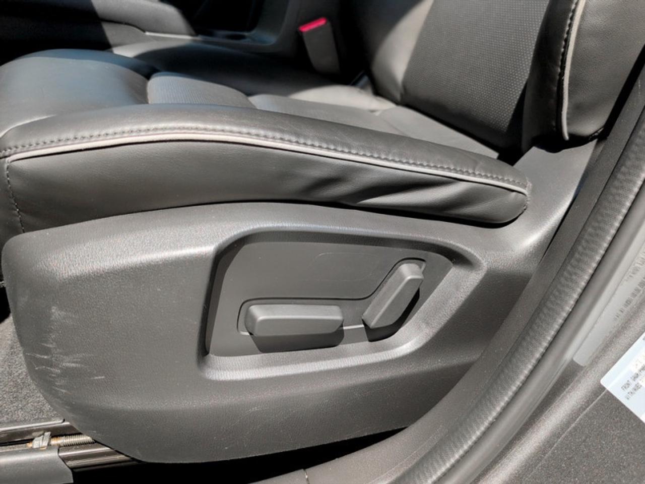 2025 Mazda CX-5 GS  **CLEAN CARFAX** Photo