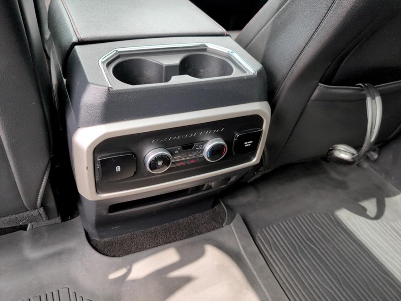 2022 Ford Expedition Limited Stealth Edition  **CLEAN CARFAX** Photo