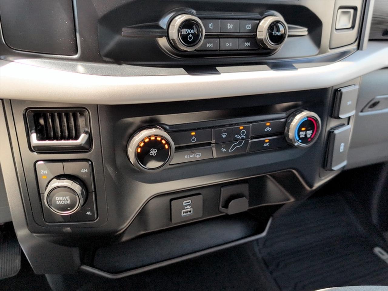 2022 Ford F-150 XLT  **APPLE CP - BLINDSPOT** Photo