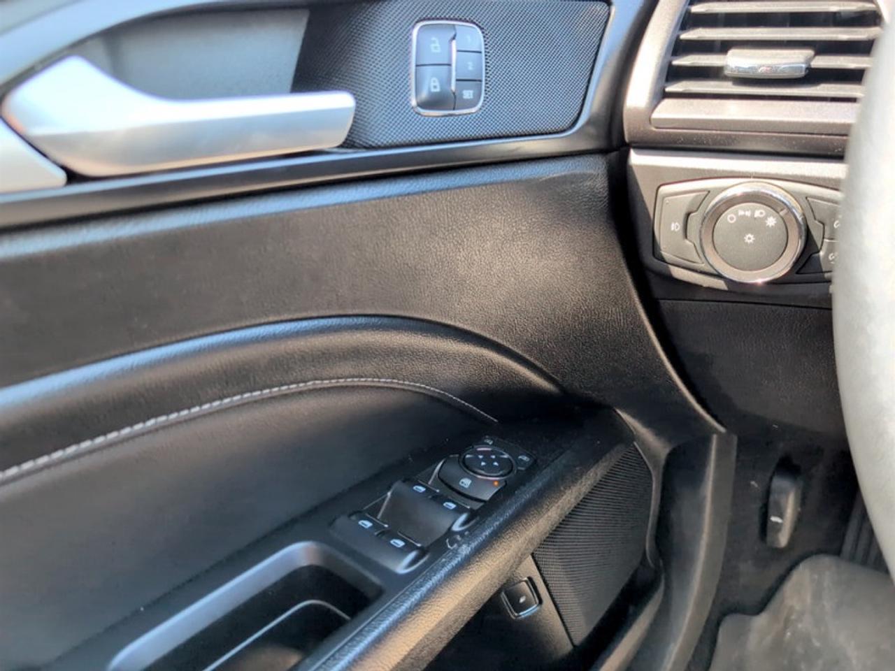 2018 Ford Fusion Energi Titanium Photo