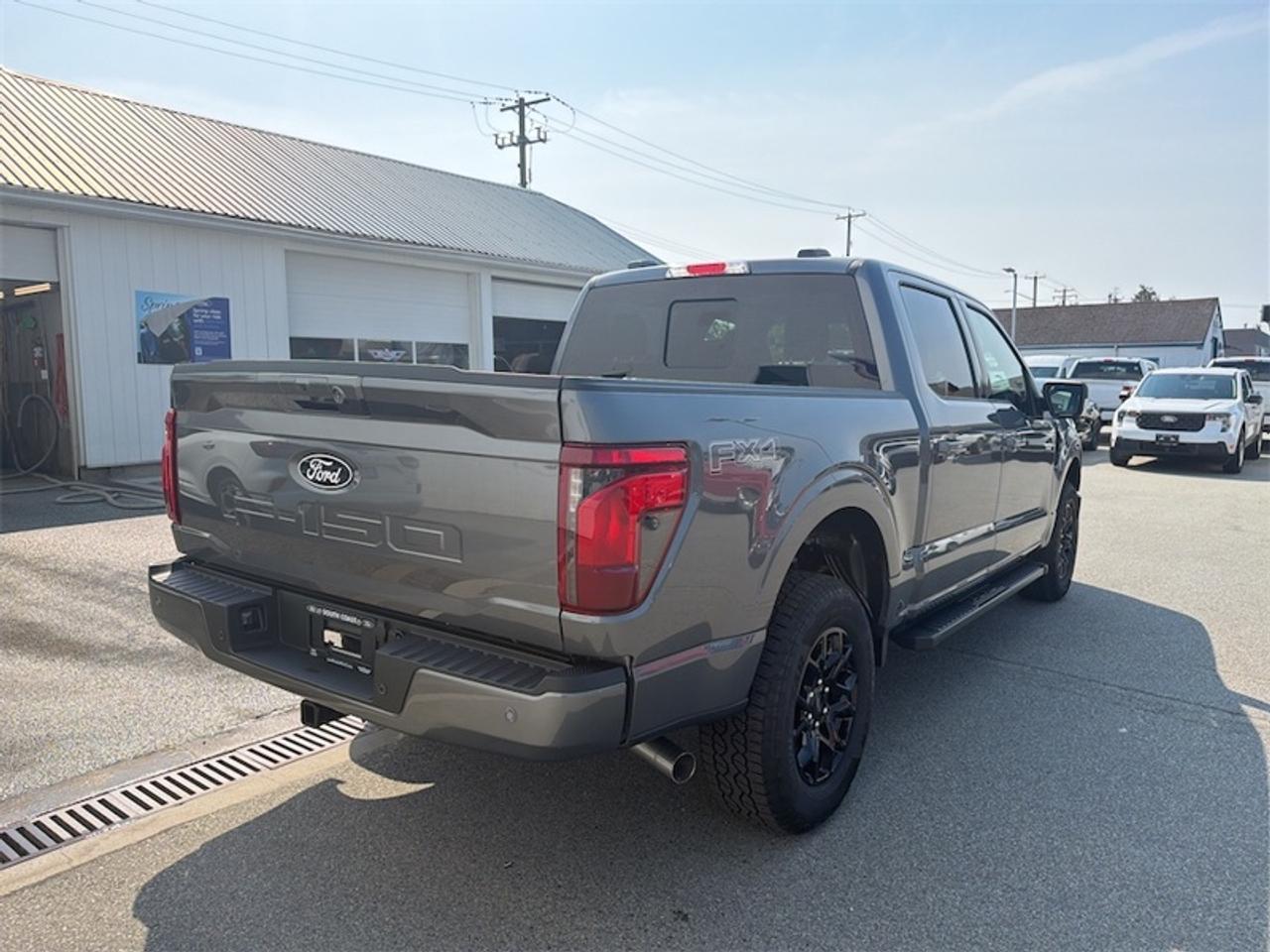2026 Ford F-150 XLT  - Tailgate Step Photo4