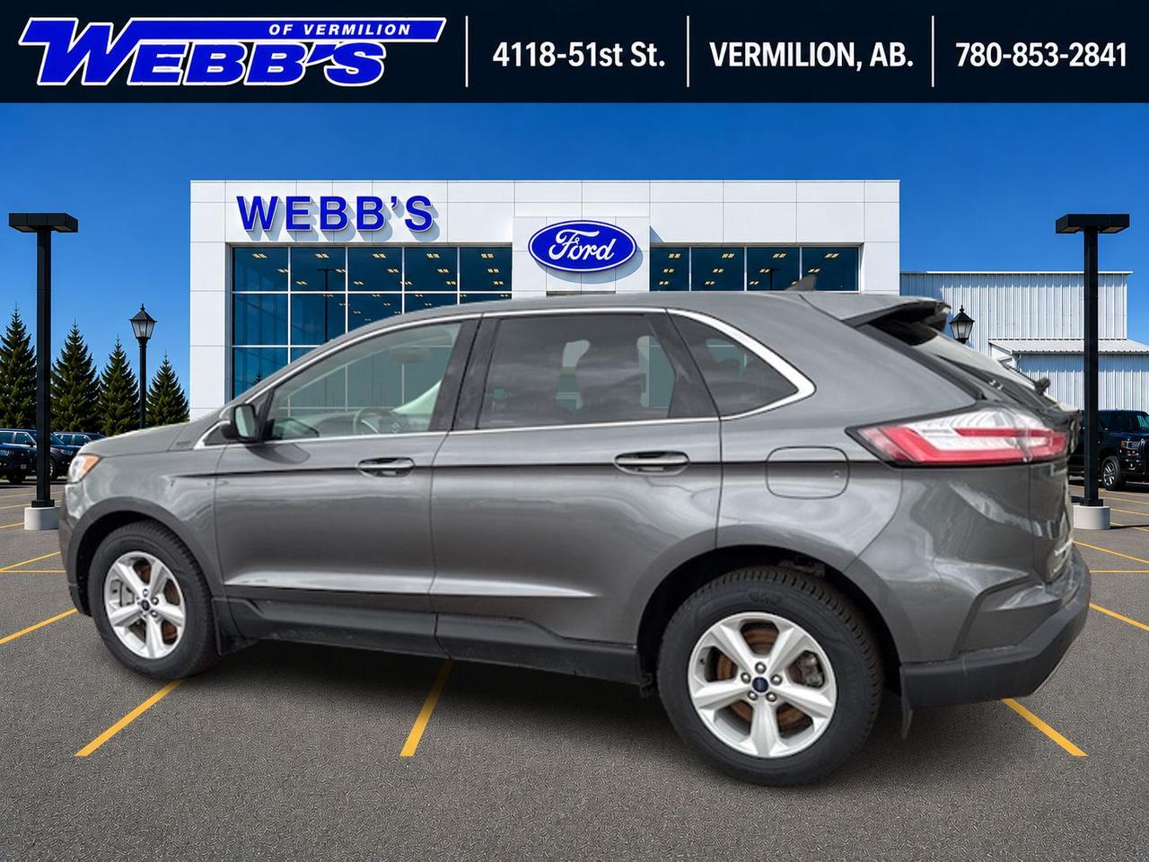 2022 Ford Edge Titanium Photo4