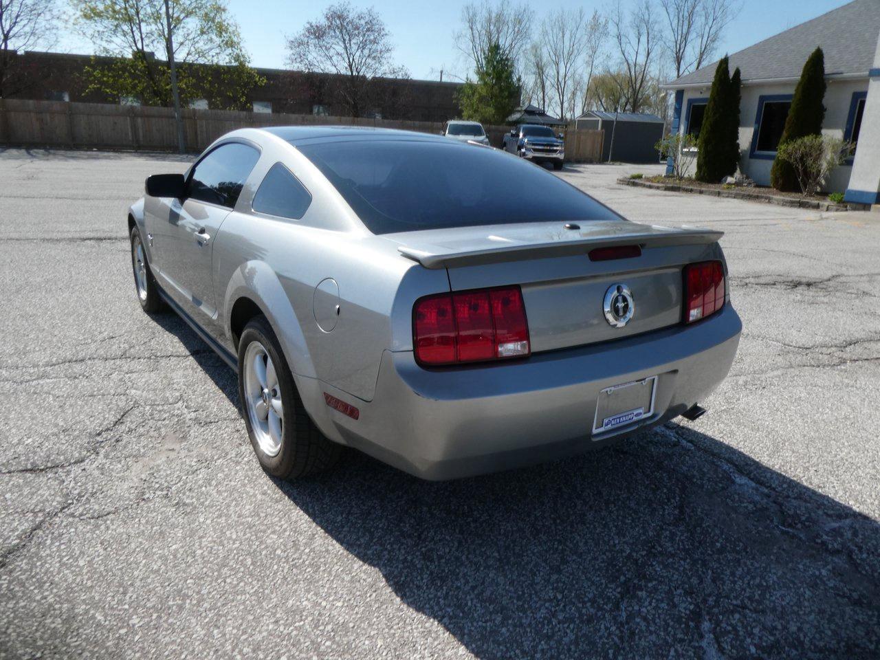 2009 Ford Mustang | Heated Seats | Leather | Glass Roof | Photo2