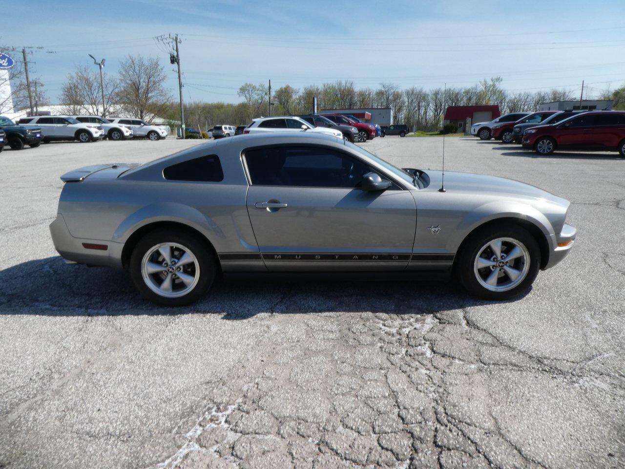 2009 Ford Mustang | Heated Seats | Leather | Glass Roof | Photo