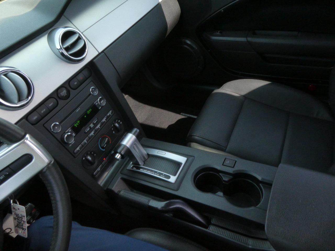 2009 Ford Mustang | Heated Seats | Leather | Glass Roof | Photo