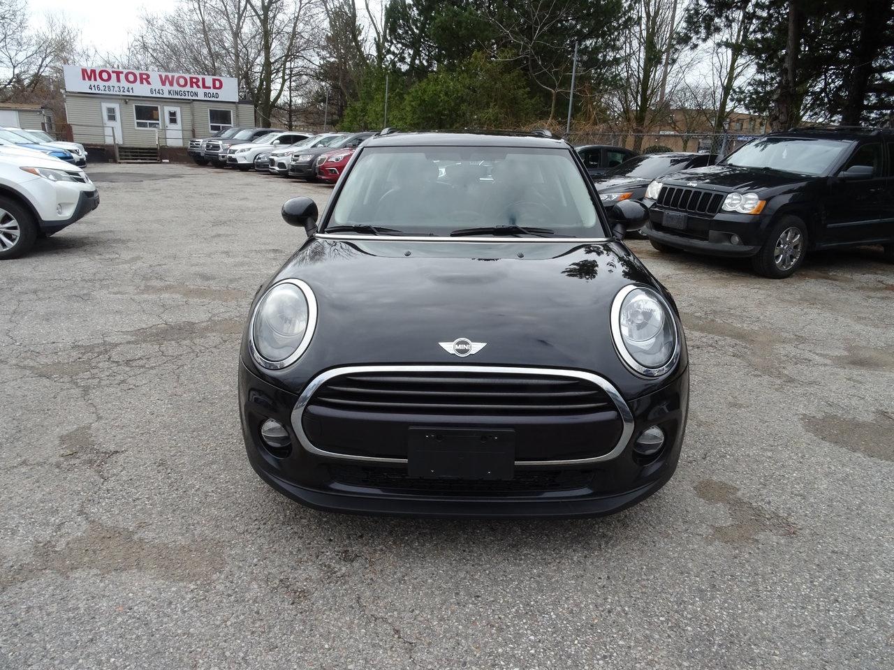 2017 MINI Cooper Hardtop 5 Door Twin turbo Photo2