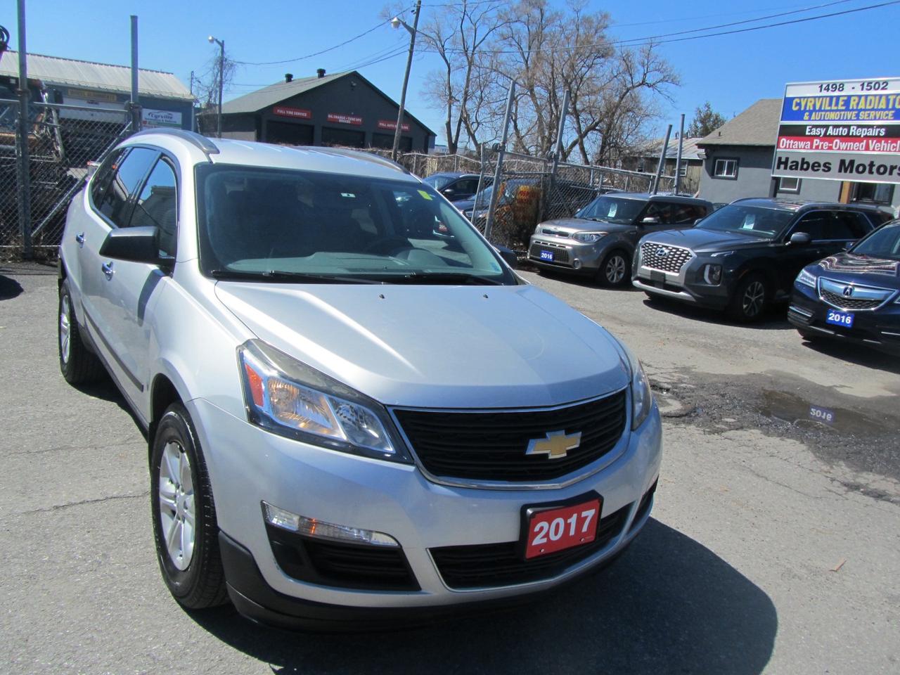2017 Chevrolet Traverse AWD 4dr LS Photo