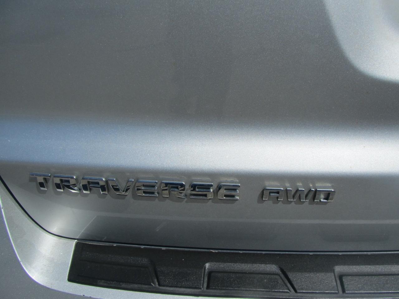 2017 Chevrolet Traverse AWD 4dr LS Photo4