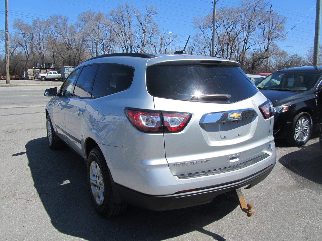 2017 Chevrolet Traverse AWD 4dr LS Photo
