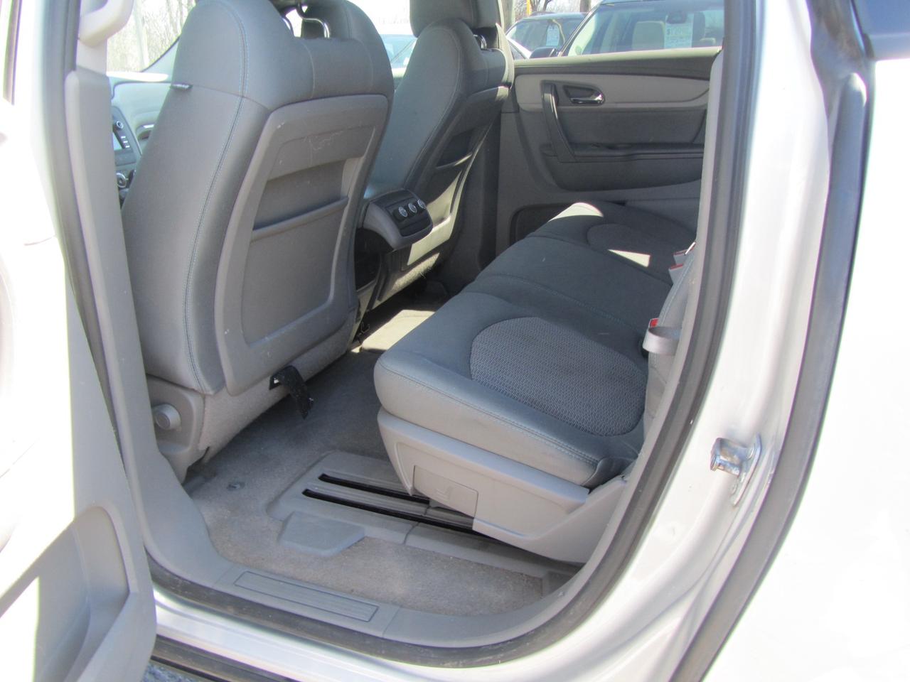 2017 Chevrolet Traverse AWD 4dr LS Photo