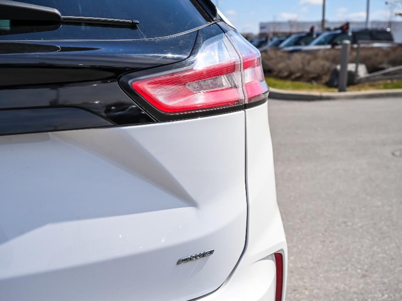 2022 Ford Edge SEL Photo