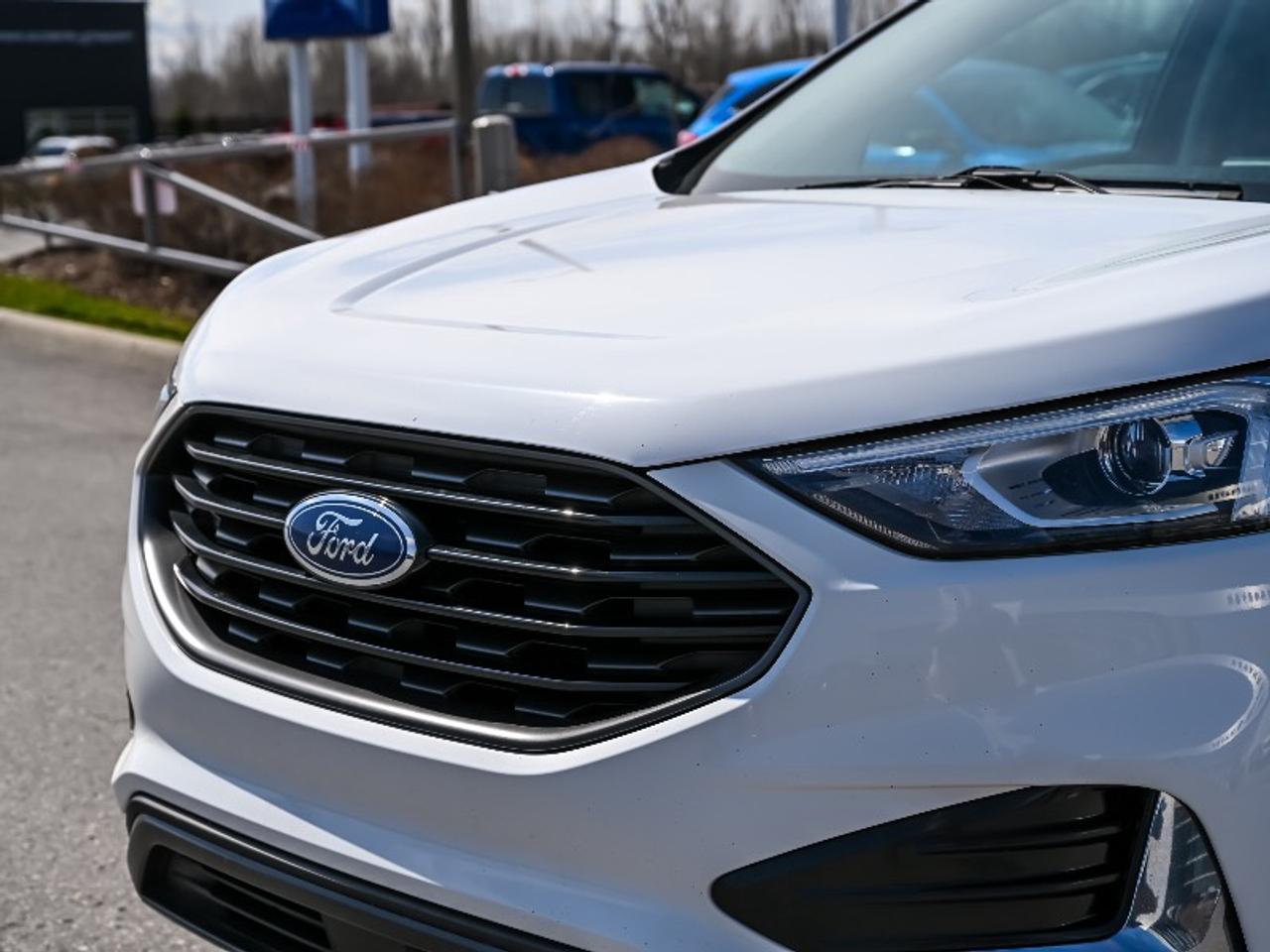 2022 Ford Edge SEL Photo
