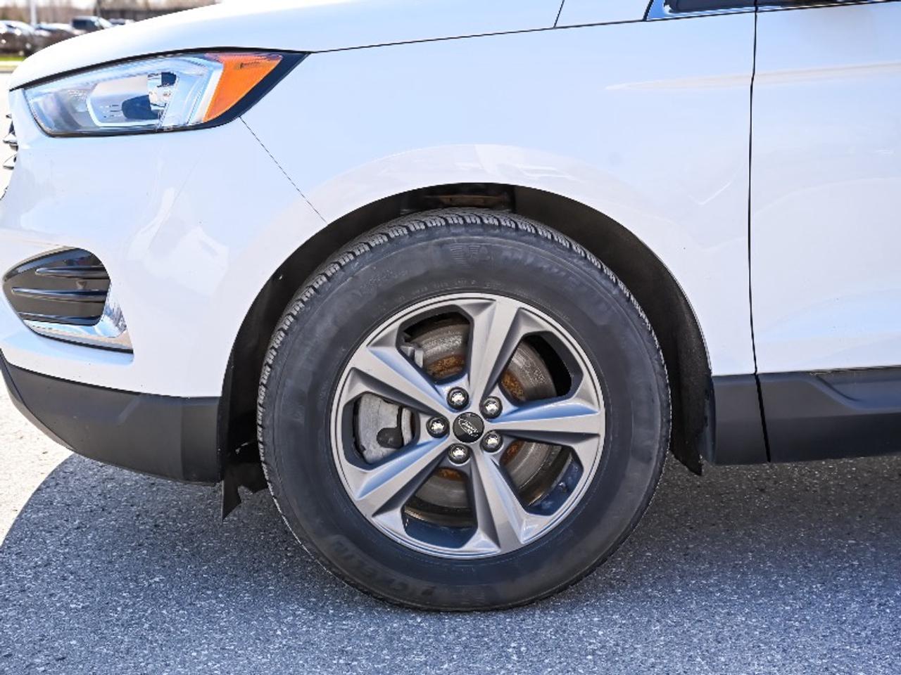 2022 Ford Edge SEL Photo