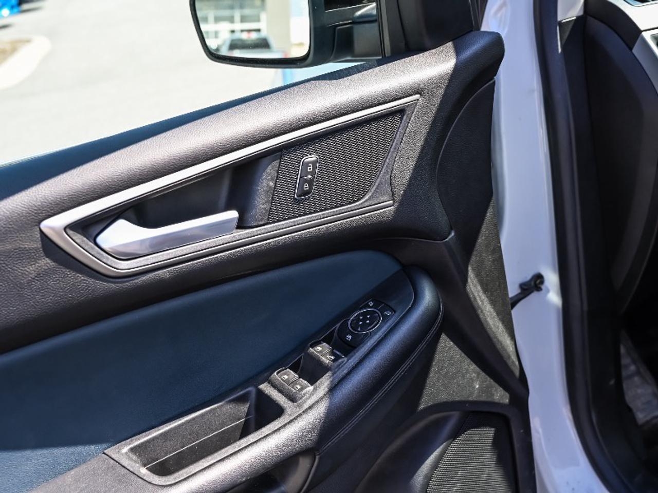 2022 Ford Edge SEL Photo
