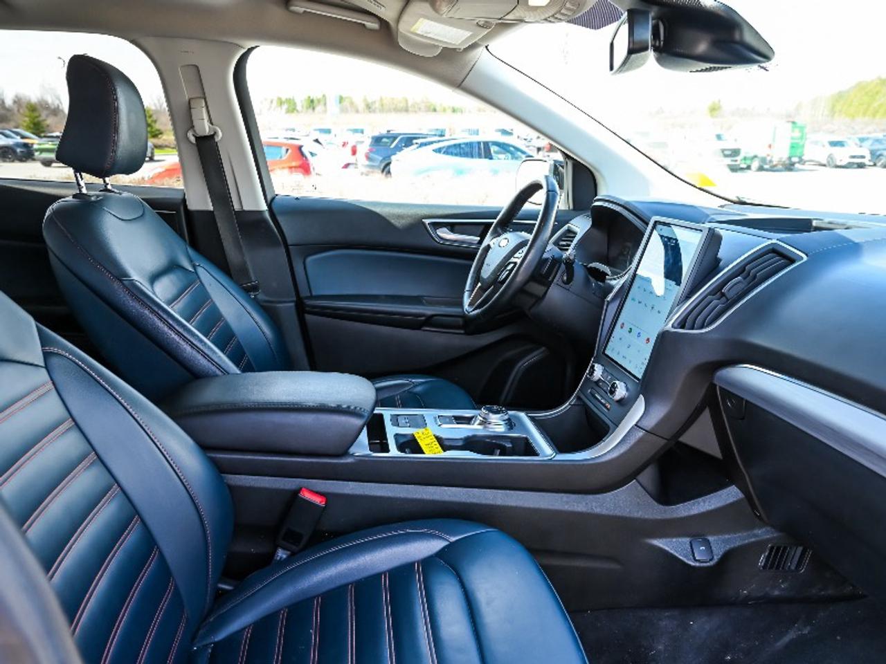 2022 Ford Edge SEL Photo