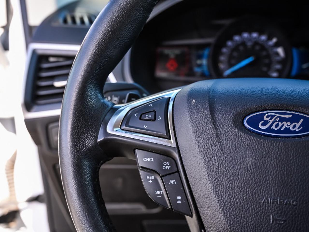 2022 Ford Edge SEL Photo